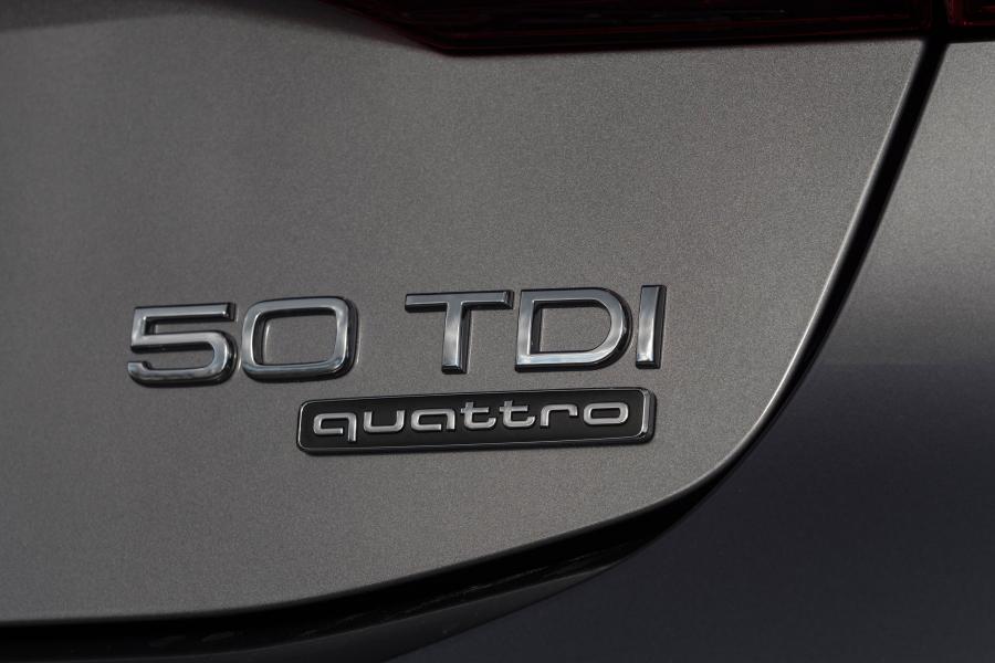 Логотип Audi A7 Sportback 50 TDI Quattro 2018 года  (UK) (фото 5 из 26)